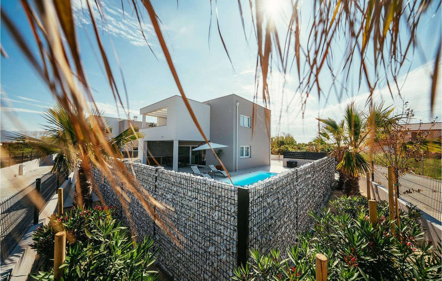 Acogedor apartamento de 1 dormitorio con piscina, terraza y a 1 km de la playa in Nin, Region de Zadar