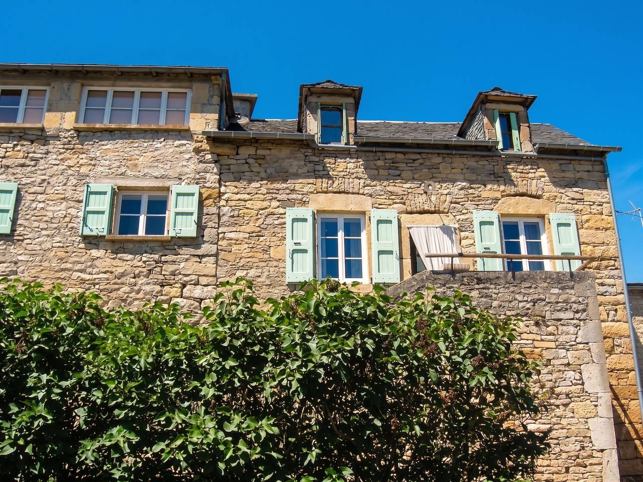 Acogedora casa de vacaciones con jardín en Pierrefiche in Pierrefiche, Aveyron (desambiguación)