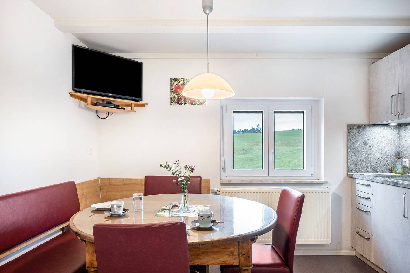 Ganze Wohnung, Ferienwohnung „Weideblick“ mit Blick in die Natur, Sitzplatz im Garten mit Grill und Wifi in Sankt Georgen im Schwarzwald, Mittlerer Schwarzwald