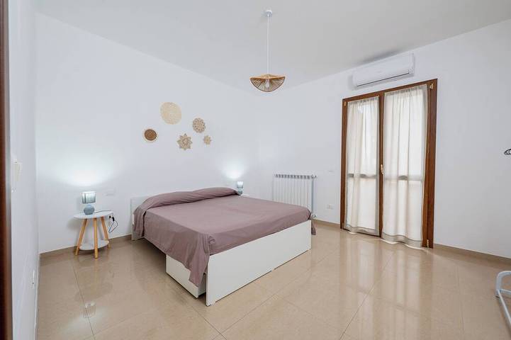 Ideal villa for families and groups, a stone's throw from the sea and the city. in Talsano, Taranto