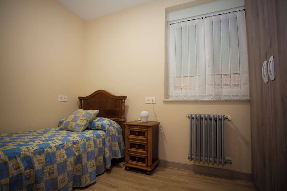 Entire apartment, Apartamento El Fondón in Cangas de Onís, Asturias Province