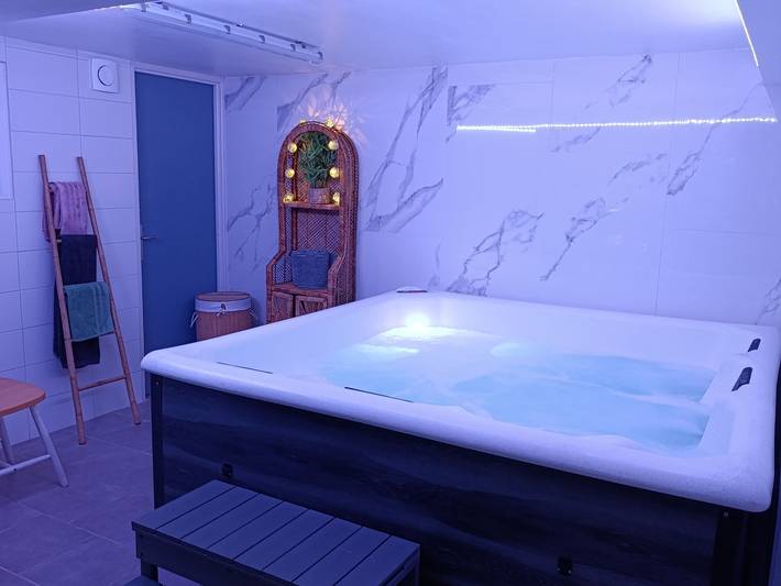 Casa espaciosa con spa y zona de juegos al borde del bosque in Fraize, Parque natural regional de los Ballons des Vosges