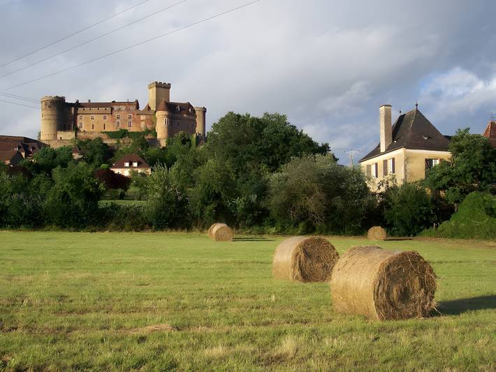 Location de vacances pour 6 personnes, avec jardin et balcon, animaux acceptés dans Château de Castelnau-Bretenoux - 2