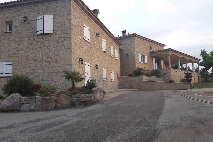 Gîte pour 6 personnes, avec jardin à Cuttoli-Corticchiato - 4