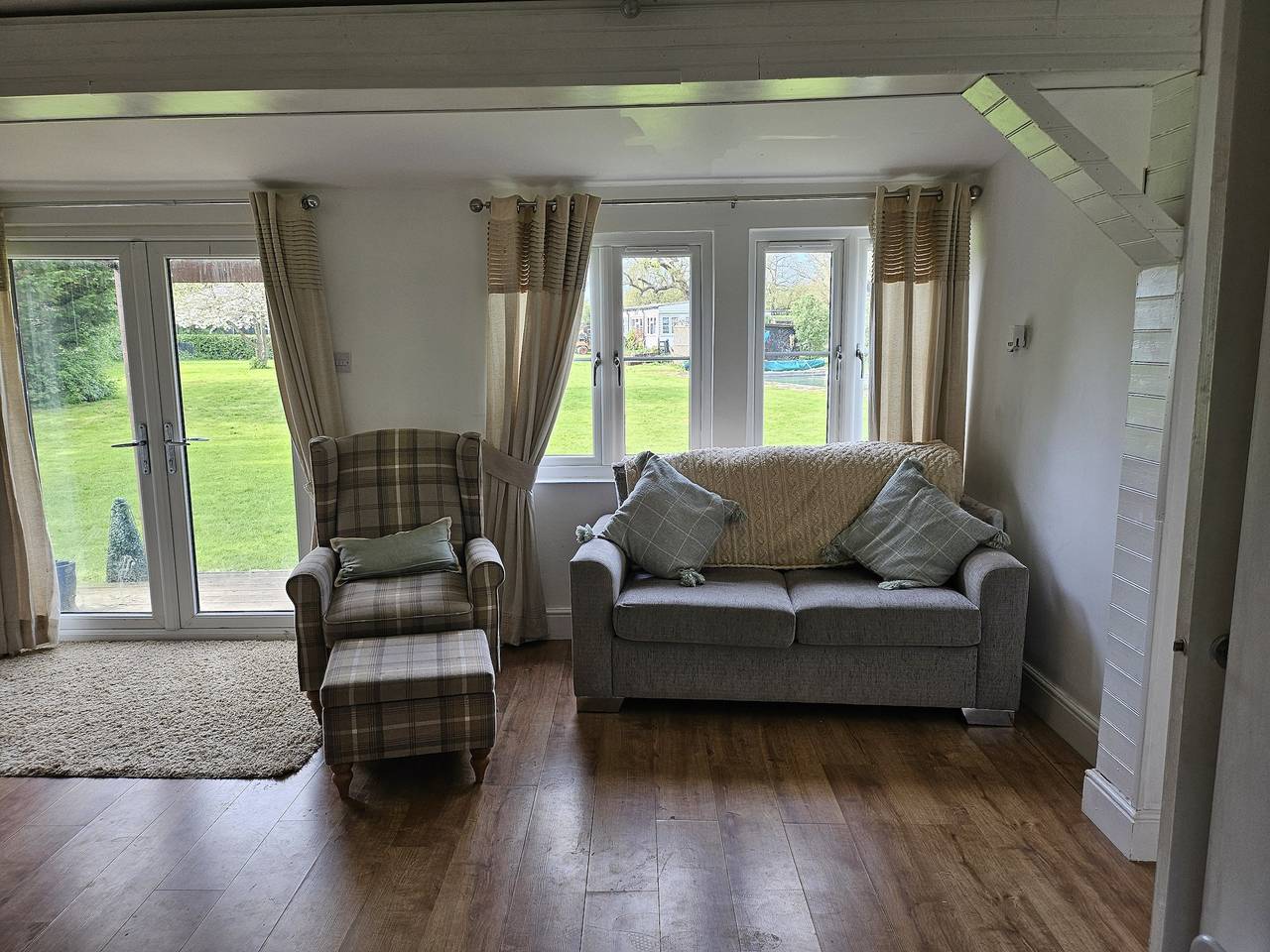 Dunmow 1-Bed Cabin, Sleeps 4, 10 mins to Stansted in Great Dunmow, Essex