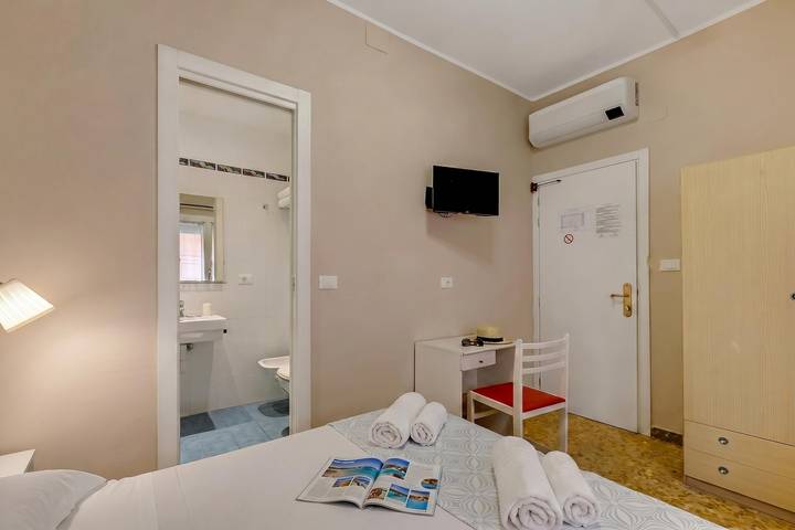 Hôtel pour 2 personnes, avec balcon, animaux acceptés à Laigueglia - 3
