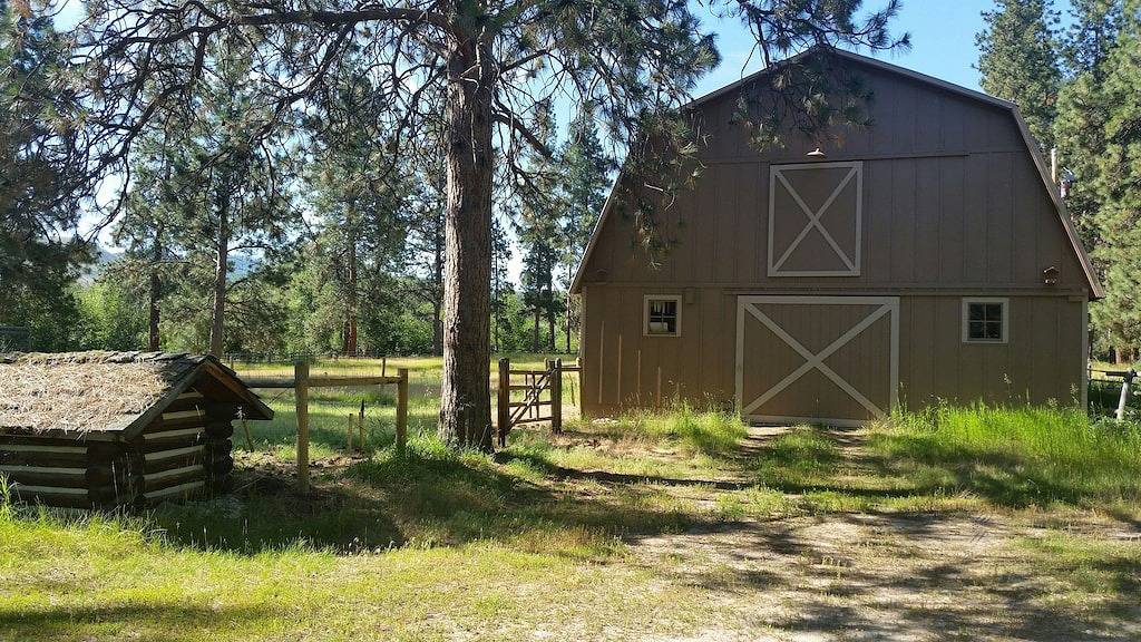 Blick auf die Berge, Zugang zum Fluss, Wildtierkorridor - privates Wochenende in Ravalli County