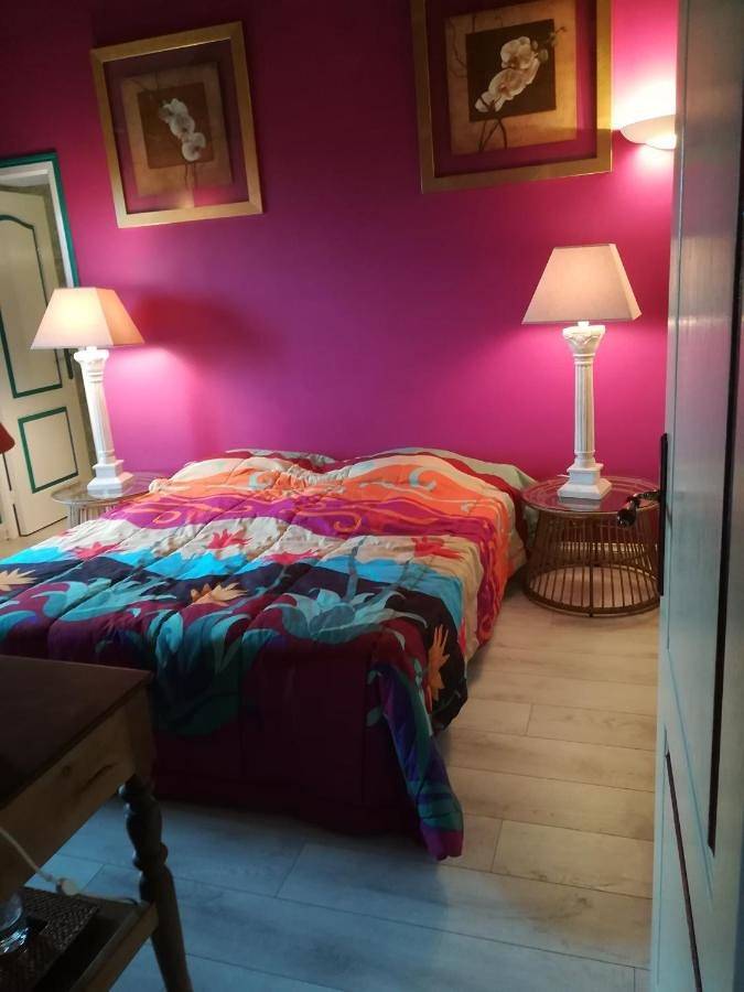 Location de vacances pour 4 personnes, avec terrasse ainsi que vue et jardin à Plouigneau - 2