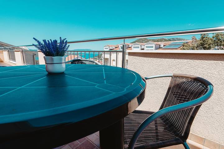 Ganze Wohnung, Komfortables Apartment mit Balkon und Meerblick in Neum in Neum, Bosnien und Herzegowina