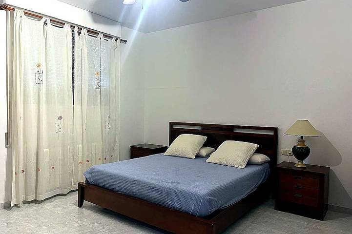 Chalet nestled among vineyards in a unique rural setting (free Wi-Fi)—a true escape in Higueruela, Albacete Provinz