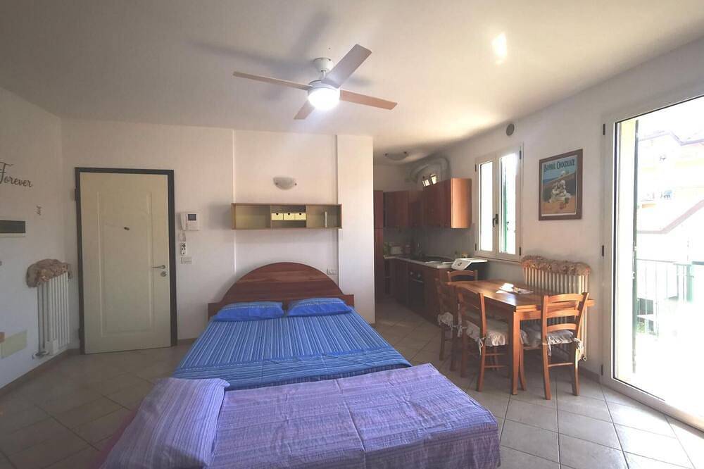 Ganze Wohnung, Apartment 'Marechiaro' mit Balkon, Wlan und Klimaanlage in Viserba, Rimini