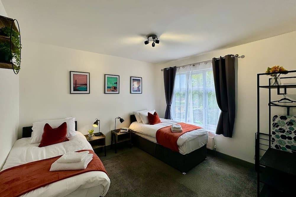 Lenhurst House – Contractors, Families, Holidays in Cleethorpes, Grimsby and Cleethorpes