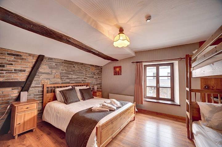 Luxus Ferienhaus für Familien bis zu 21 Personen in den belgischen Ardennen in Bouillon, Neufchâteau und Umgebung