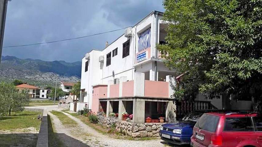 Hôtel pour 4 personnes, avec terrasse