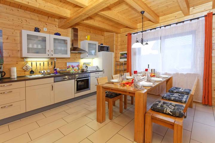 Maison de vacances confortable avec cabine infrarouge et jardin in Zempin, Usedomer Norden