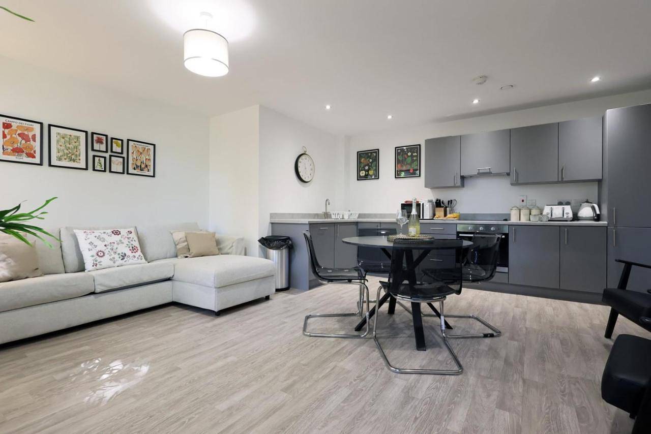 Appartement entier, Modern Comfort Near Castle St with Wifi & Parking! in Taunton, Somerset