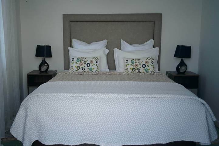 \"Dom Carlos\" Paradise Seaview Villa, with Sunrise & Sunsets Everyday! in Pináculo, Ponta do Sol