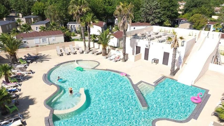 Camping pour 2 personnes, avec Terrasse et Piscine