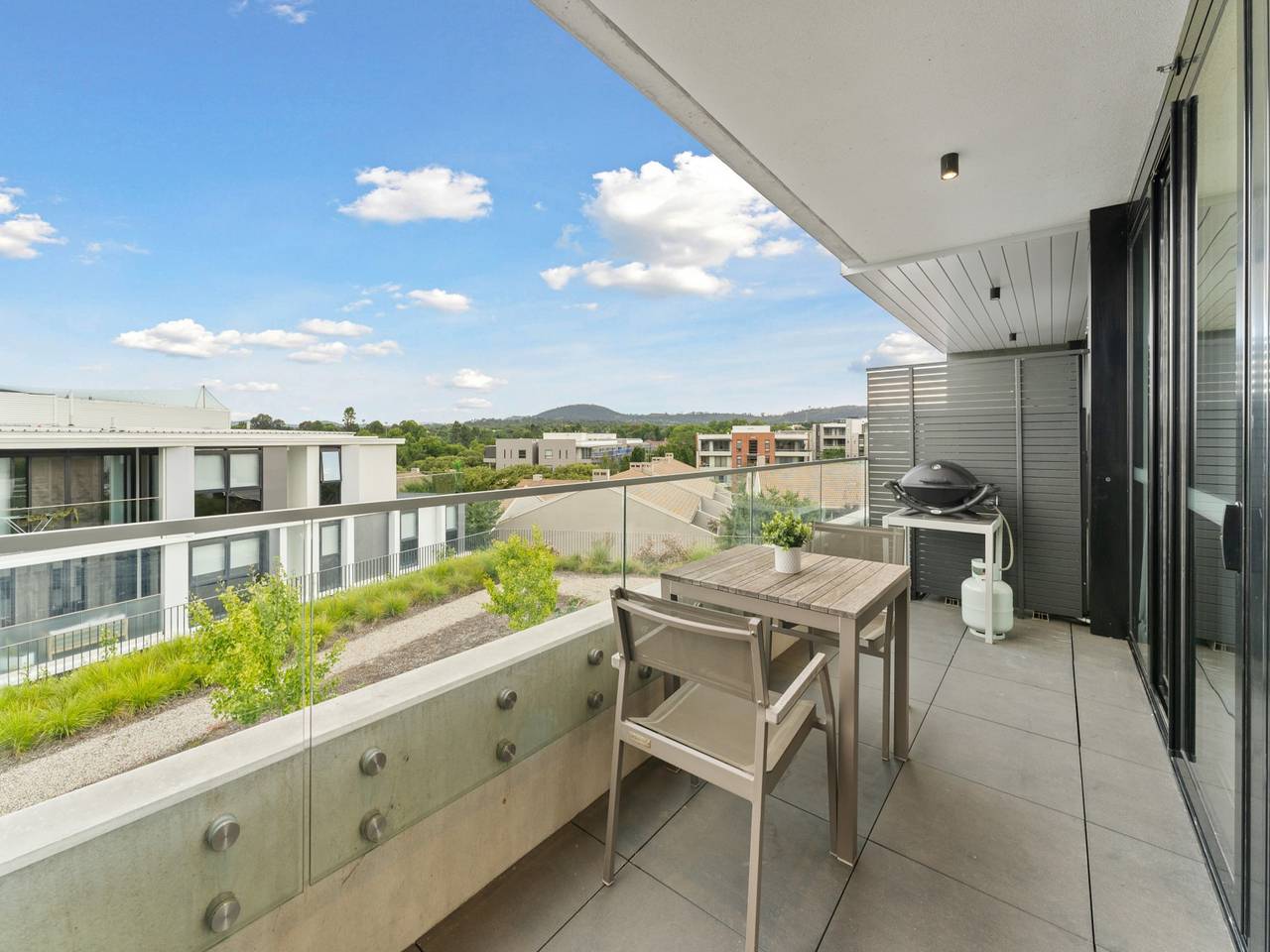 Ganze Wohnung, Perfekte Lage, 1 Schlafzimmer, Balkon, Grill und Parkplatz in Kingston (Canberra), Kingston