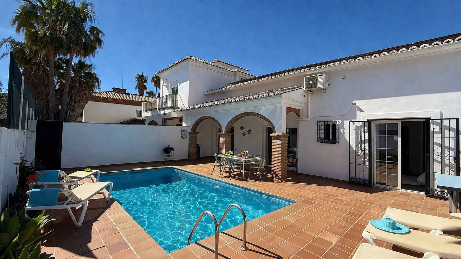 Villa Las Dalias in Playa de Burriana, Nerja