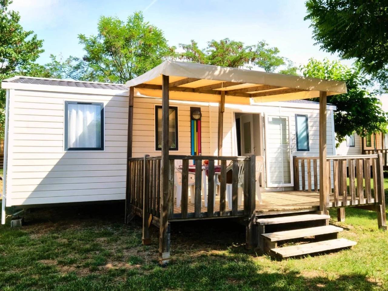 Zecamping 3 étoiles familial piscine chauffée dog friendly cottage clim 30m2 in Lussas, Ardèche