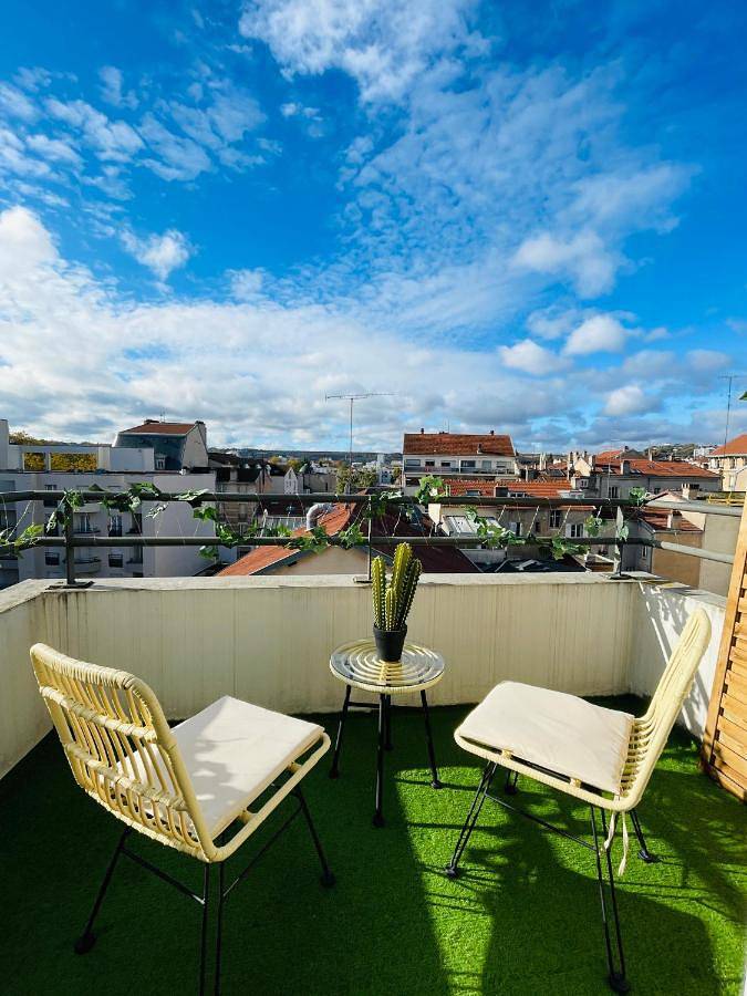 Gîte pour 2 personnes, avec balcon et vue dans Cinema Cameo Commanderie Nancy - 2