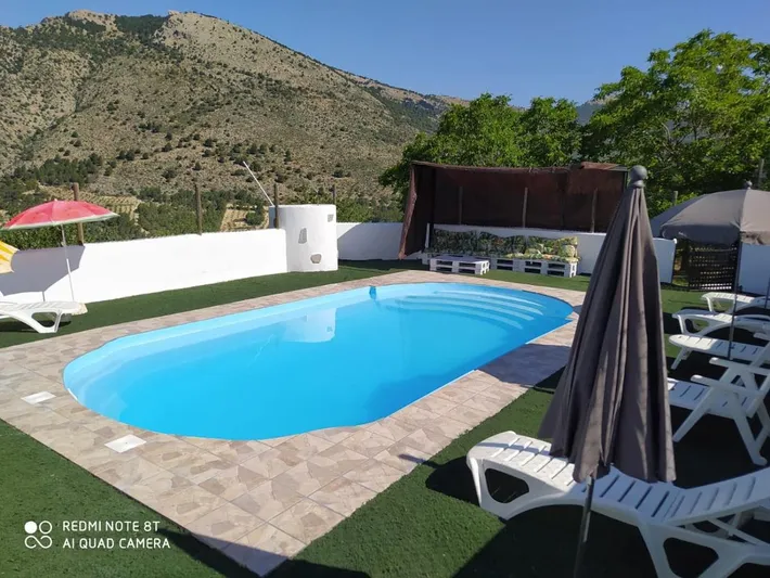 Casa de vacaciones para 24 personas, con jardín y terraza además de piscina y vistas, Se admiten mascotas - 1
