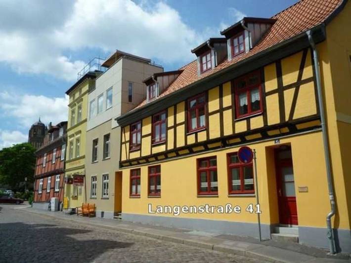 Ferienwohnung mit Meerblick für 6 Personen, mit Terrasse und Ausblick sowie Seeblick beim Ozeaneum Stralsund