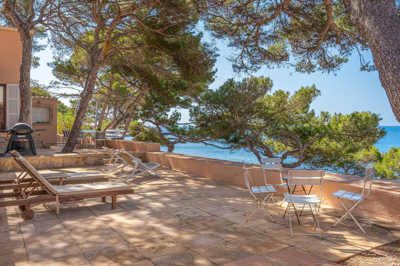 Villa Lumb con acceso al mar, vistas al mar y a la montaña, piscina, A/C, Wi-Fi y jardín in Cala Rajada, Capdepera