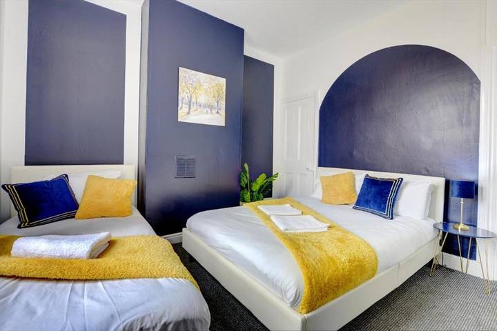 Central - 2br House - Free Parking - Garden in Coventry, Birmingham y alrededores
