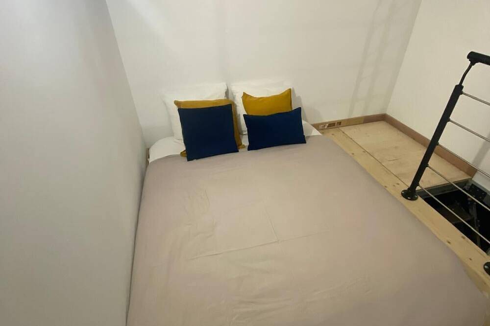 Entire apartment, New apartment T2+mezzanine with pool access in Valergues, Côte d'Améthyste