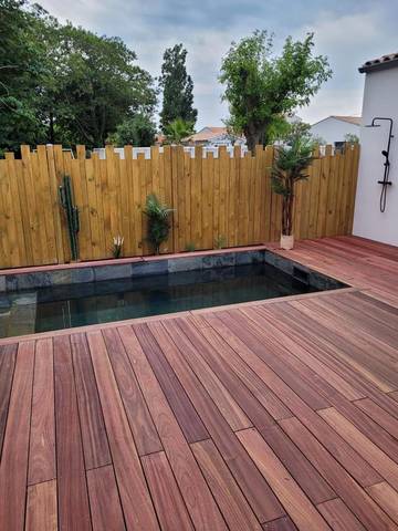 Cottage pour 2 personnes, avec piscine et jardin à Lagord