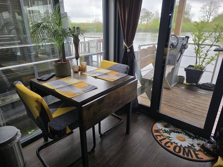 Boot für 2 Personen, mit Ausblick und Seeblick sowie Terrasse in den Niederlande