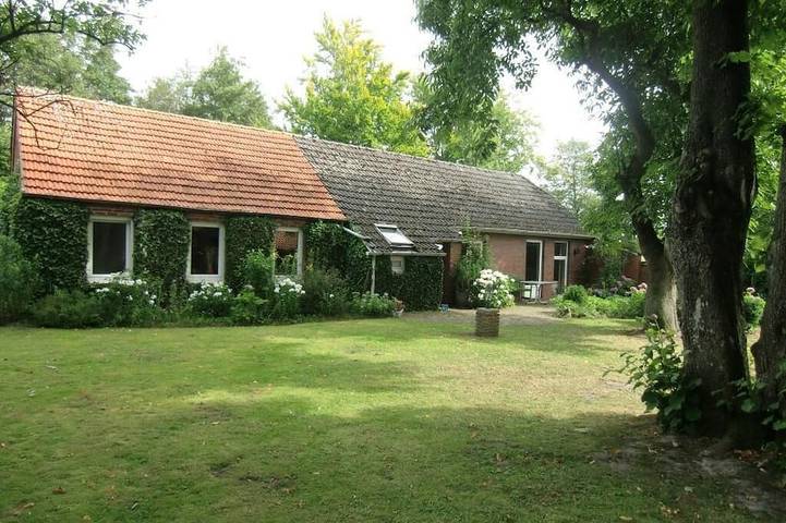 Ferienhaus für 6 Personen, mit Garten in Berumbur