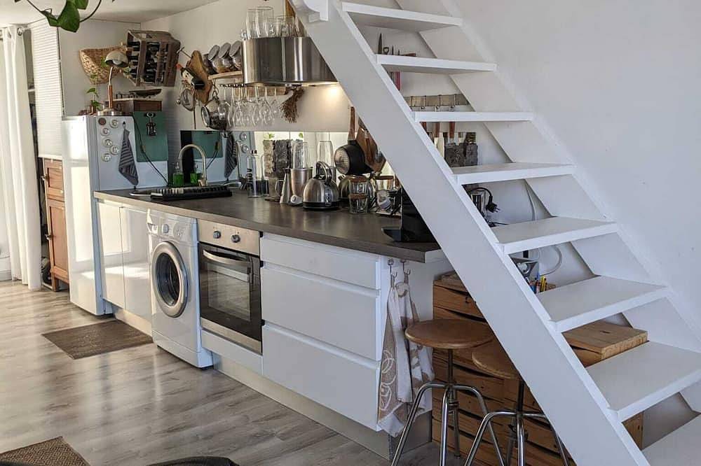 Appartement entier, Appartement de Charme climatisé a 150 mètres de la plage d’honneur in Marseillan, Côte d'Améthyste
