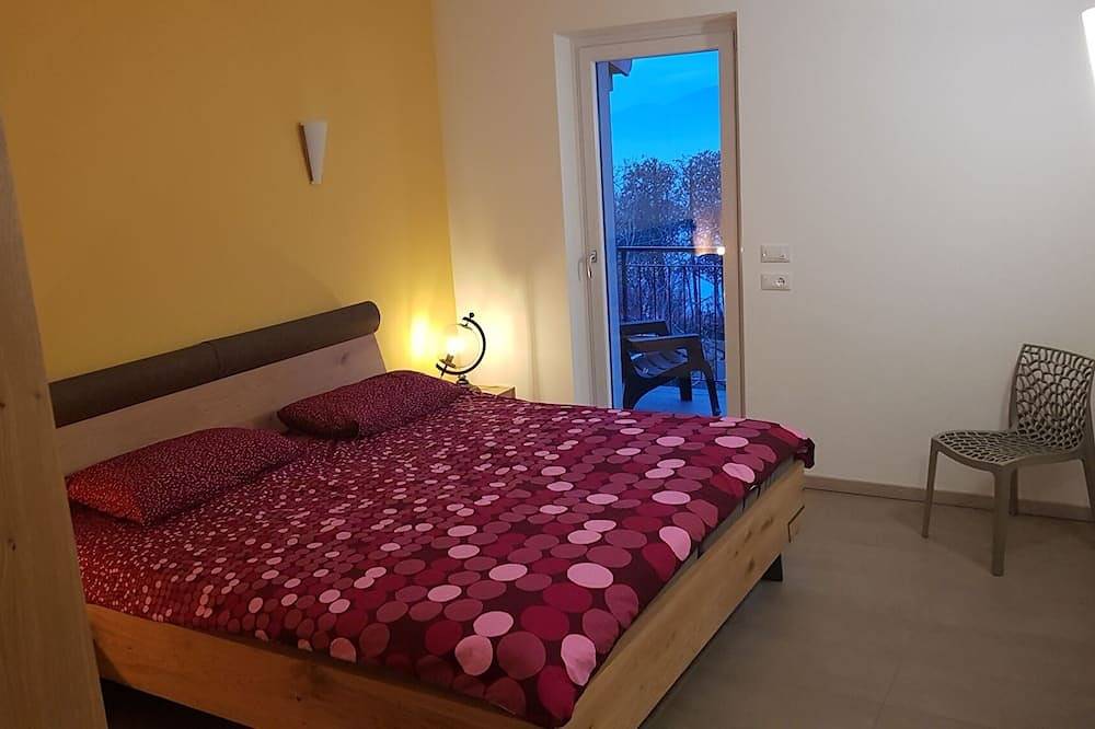 Ganze Wohnung, Casa Annika - oberhalb von Garda mit fantastischem Seeblick in San Zeno di Montagna, Gardasee-Berge