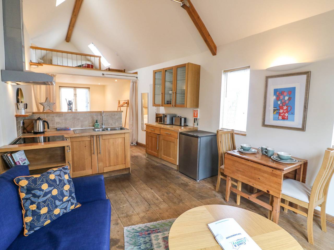 Entire apartment, The Loft Cottage in Totnes, Devon