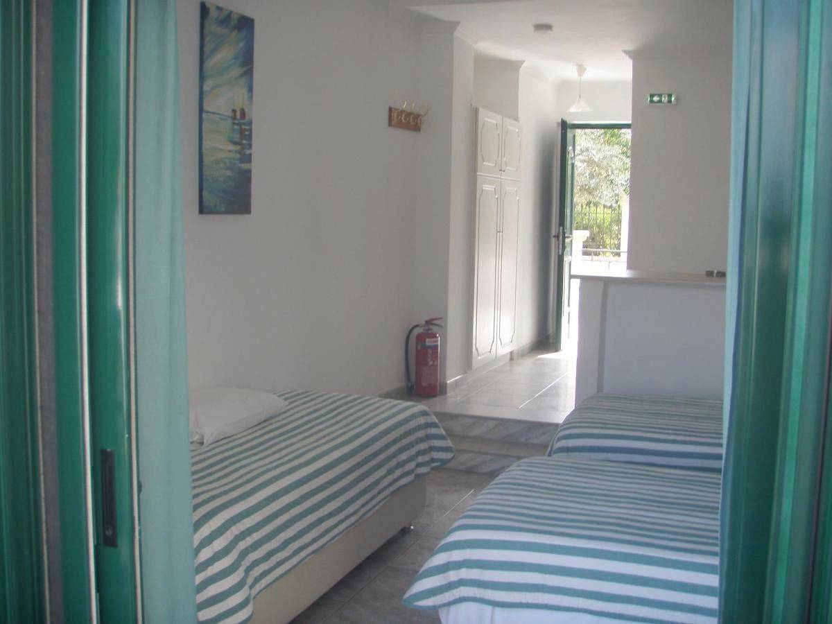 Umbrella Beach Apartments in Kavos, Corfou