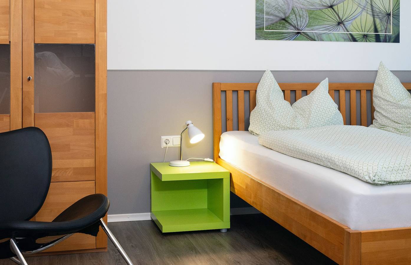 Ganze Wohnung, Apartment 2 im Aachapart - mit dem schönsten Blick auf die Aach, den Hohentwiel und das Rosenegg in Rielasingen-Worblingen, Hegau