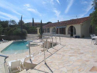 Ferienhaus für 8 Personen, mit Terrasse und Pool in Var - 4