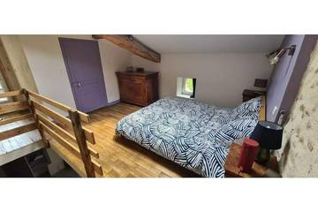 Gîte pour 4 personnes, avec jardin et terrasse à Montrollet