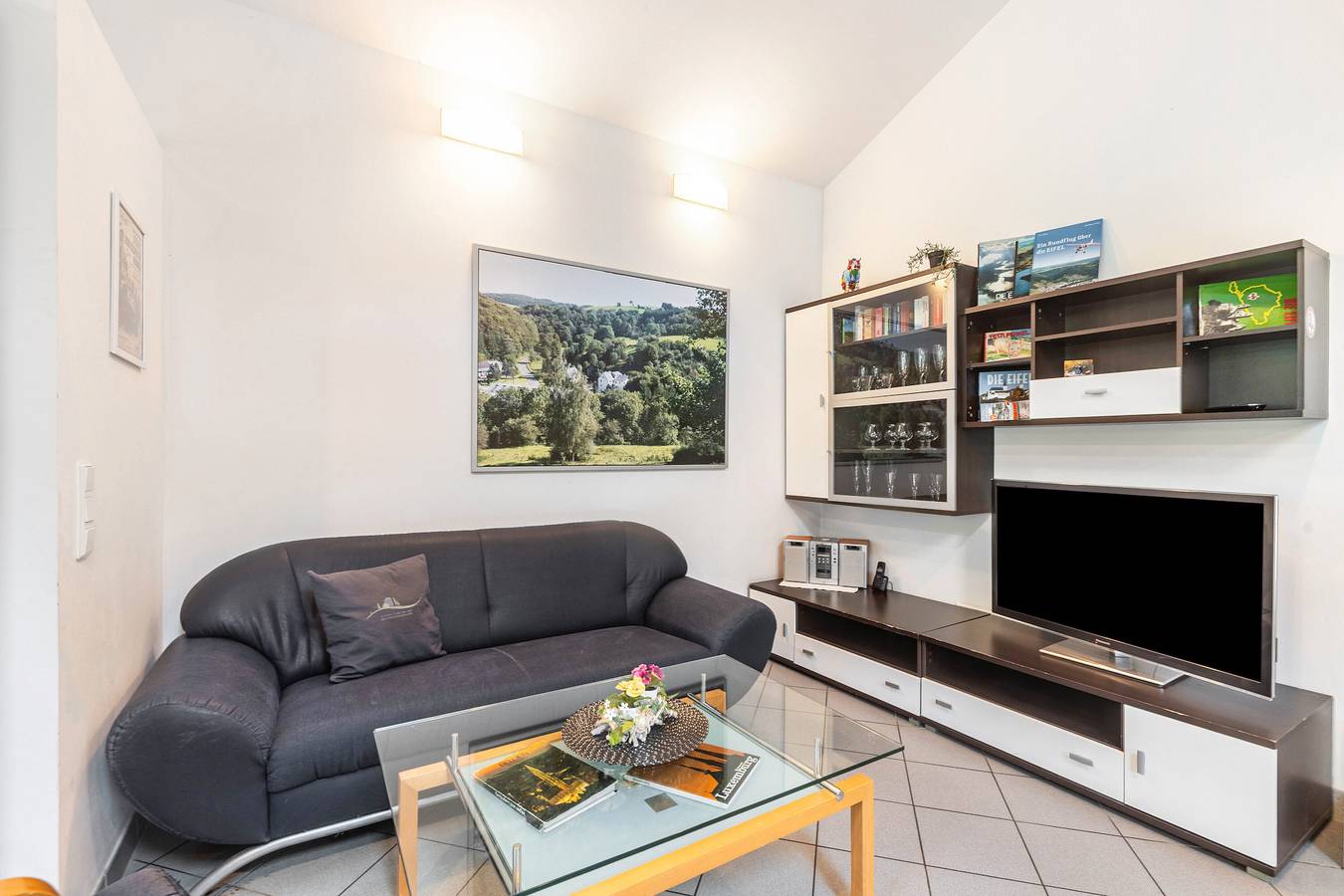 Großes Ferienhaus 'Engelsdorf' mit privater Terrasse und Wi-Fi in Zweifelscheid, Eifelkreis Bitburg-Prüm