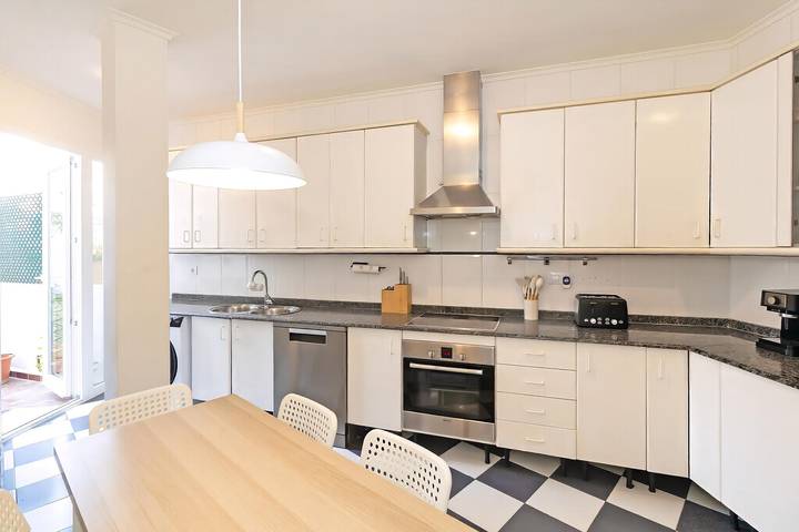Ganze Wohnung, Ferienwohnung für 8 Personen mit Terrasse in Valencia City Centre, Valencia