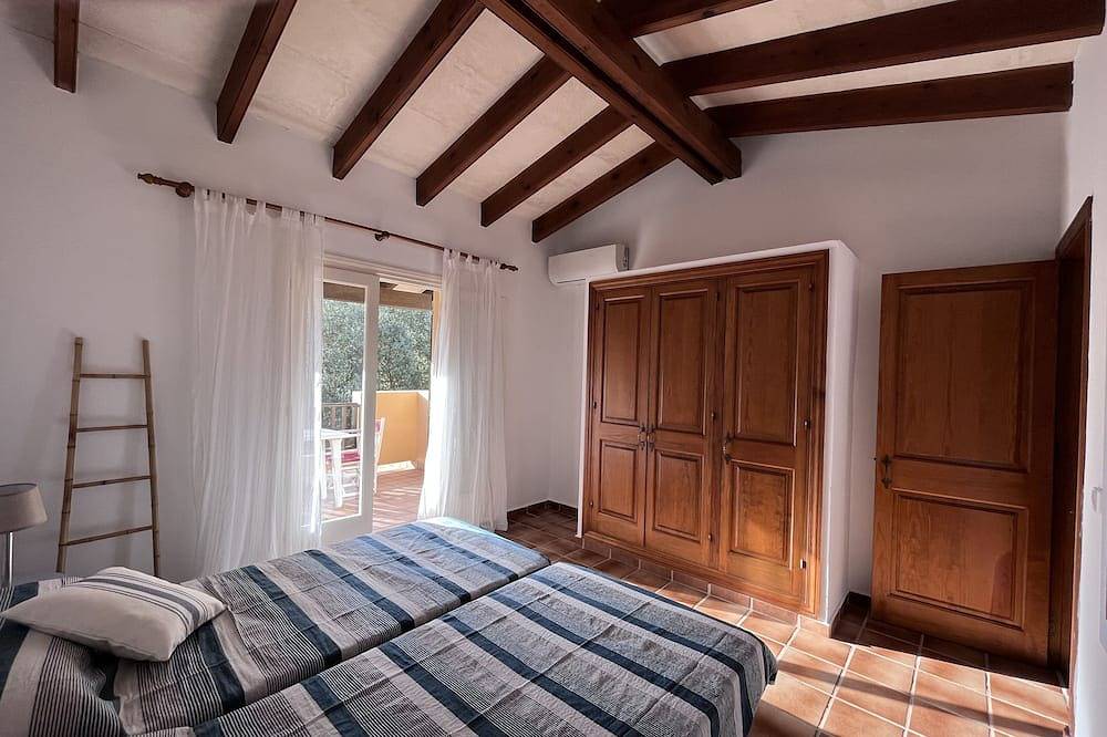 Magnifico duplex con jardin y piscina a metros de la playa Son Xoriguer in Son Xoriguer, Ciudadela