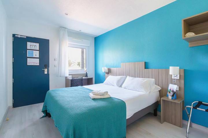 Hôtel pour 5 personnes, avec piscine et jardin, animaux acceptés