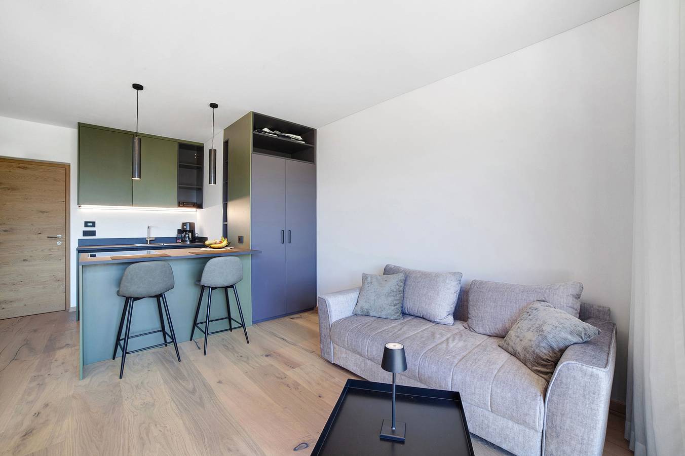 Ganze Wohnung, Einzimmerapartment 'Alivo Living Apartment Olivia' mit Bergblick, Gemeinschaftsterrasse und Wlan in Riffian, Texelgruppe