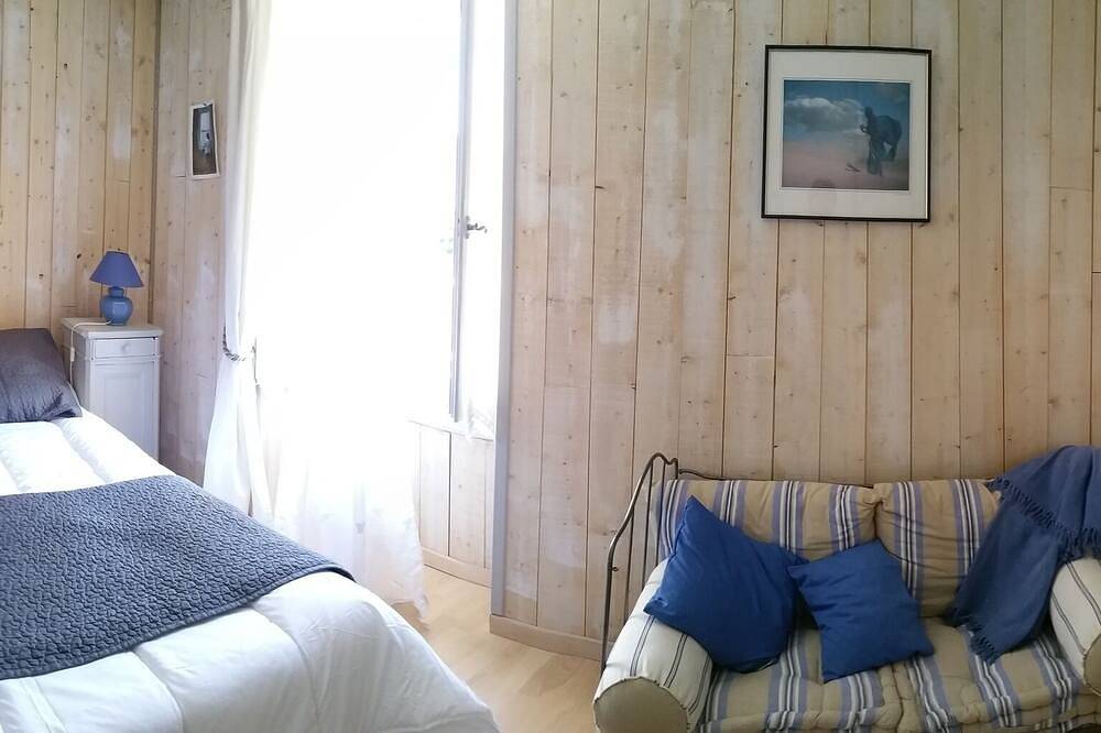 Comfortable house character in Ornaisons, Narbonne region