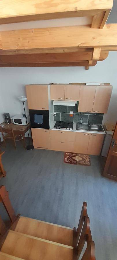 Gîte pour 6 personnes, avec Balcon et Terrasse ainsi que Jardin et Vue dans Bassy