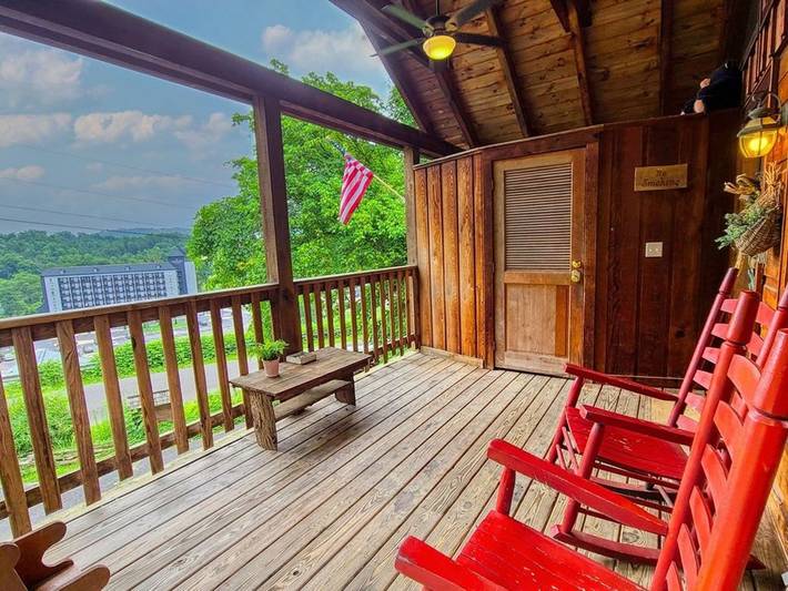 Vacation rental for 2 people, with balcony and garden, child-friendly in Pigeon Forge