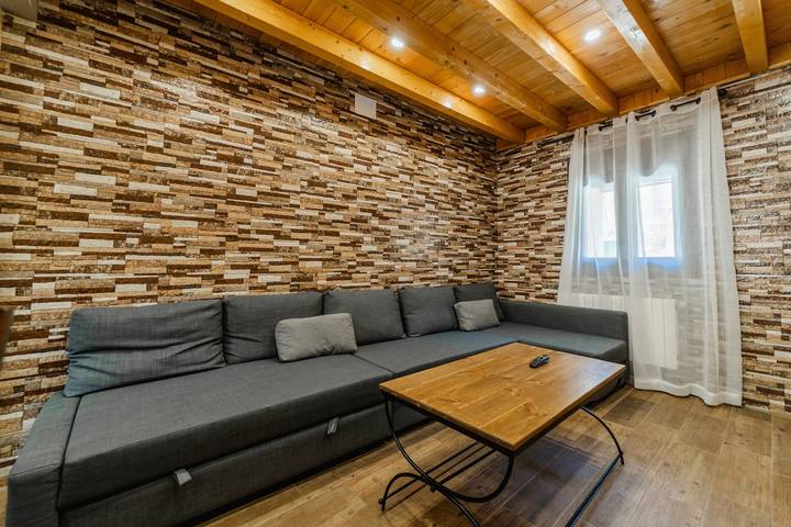 Casa rural 'Nueve Villas' con jardín privado y Wi-Fi in Amusco, Provincia de Palencia